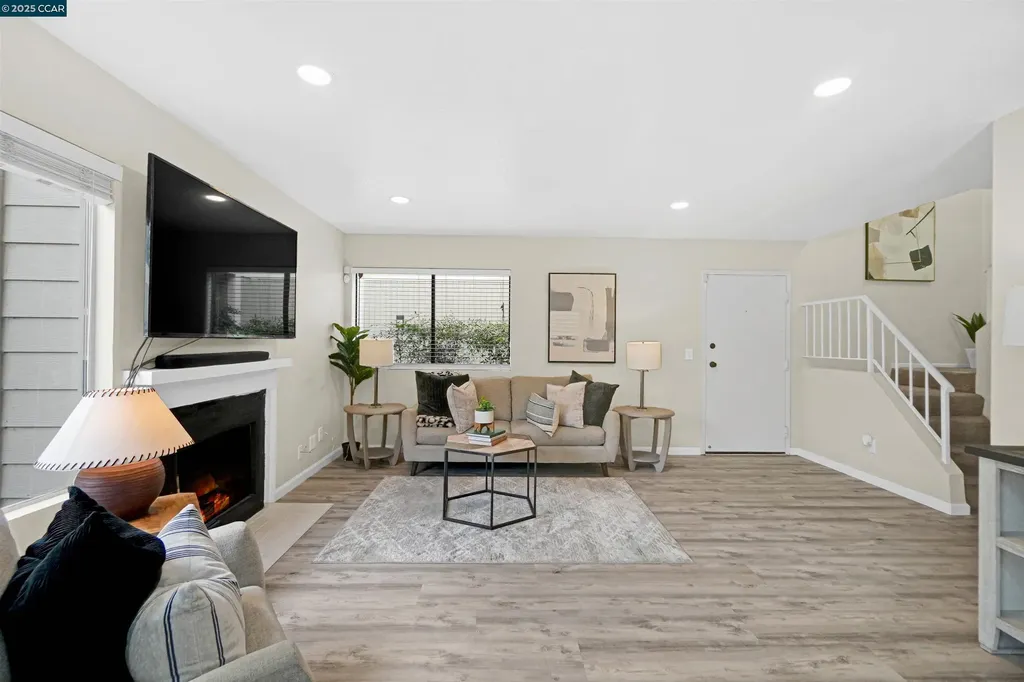 303 Atlas Drive Hercules CA 94547