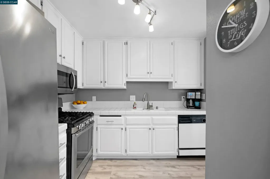 303 Atlas Drive Hercules CA 94547