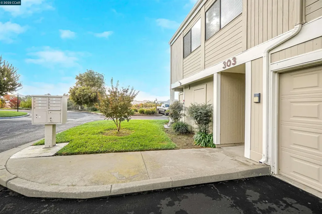 303 Atlas Drive Hercules CA 94547
