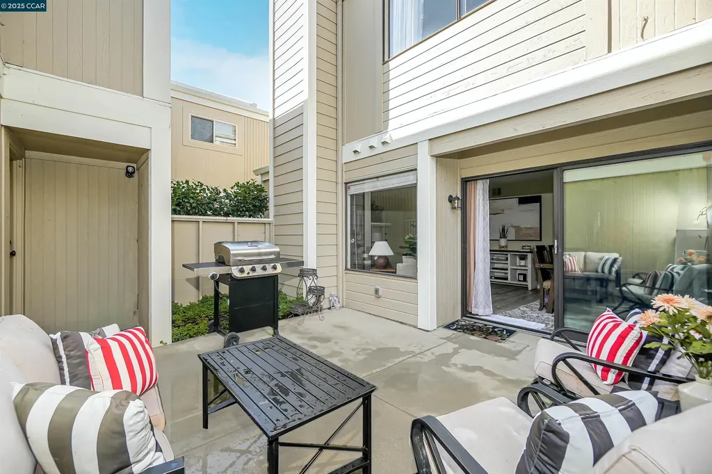 303 Atlas Drive Hercules CA 94547