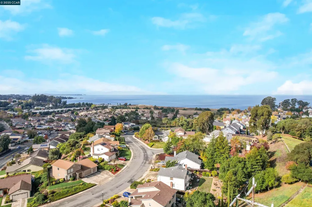 303 Atlas Drive Hercules CA 94547