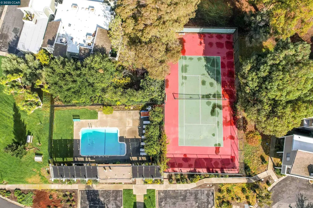 303 Atlas Drive Hercules CA 94547