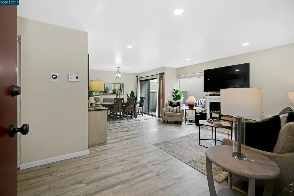 303 Atlas Drive Hercules CA 94547