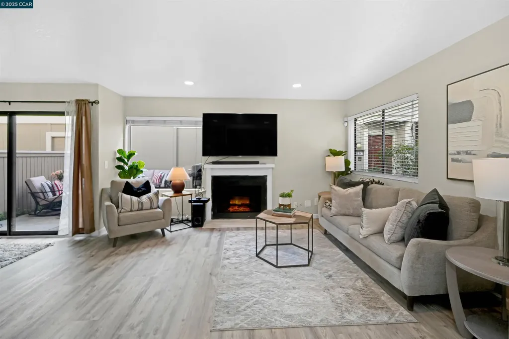 303 Atlas Drive Hercules CA 94547