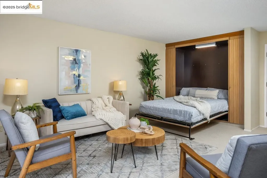 Emeryville CA, 7 Commodore Drive, Unit A460