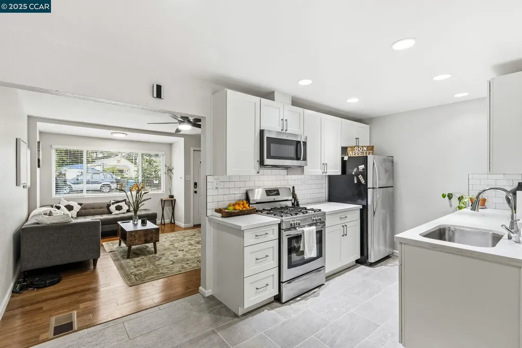 31 Adelaide Drive Martinez CA 94553