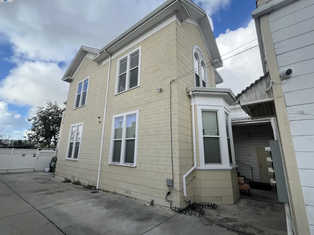 1011 11th Street Oakland CA 94606