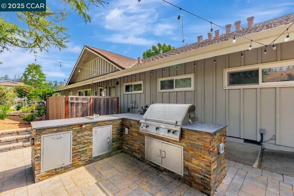 37 Miramonte Drive Moraga CA 94556
