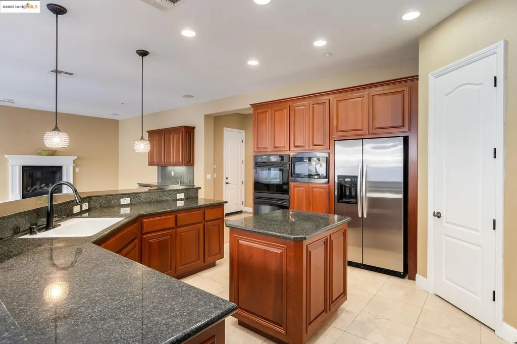 30 Arundel Drive Hayward CA 94542