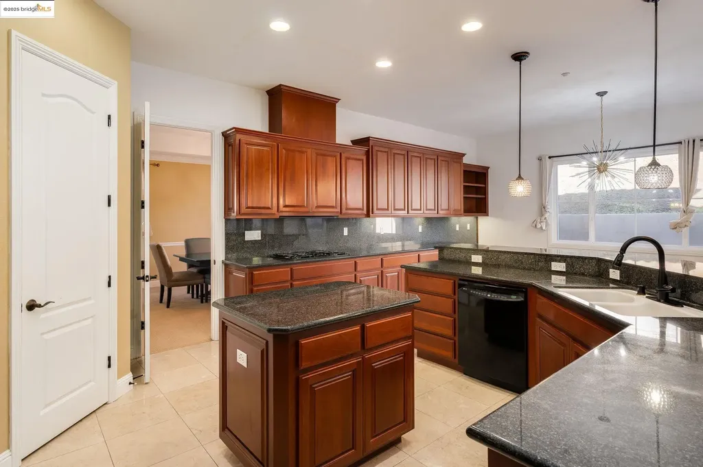 30 Arundel Drive Hayward CA 94542