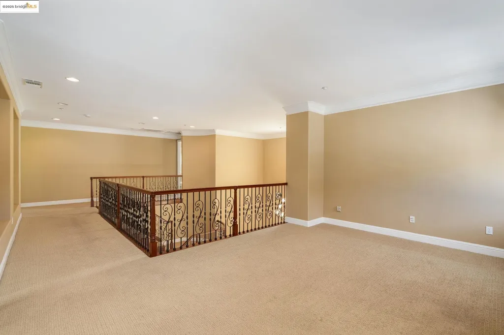 30 Arundel Drive Hayward CA 94542