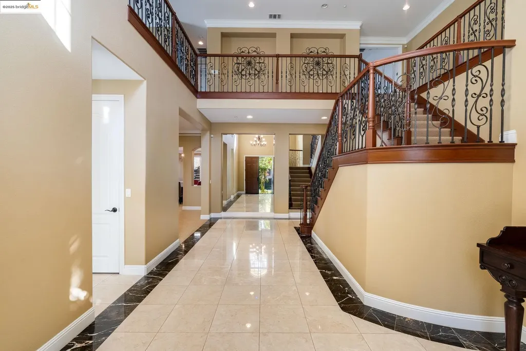 30 Arundel Drive Hayward CA 94542