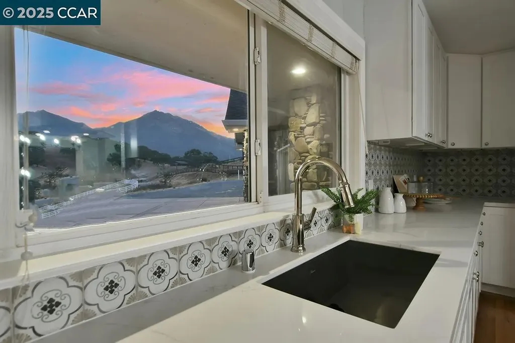 4161 Leon Drive Clayton CA 94517