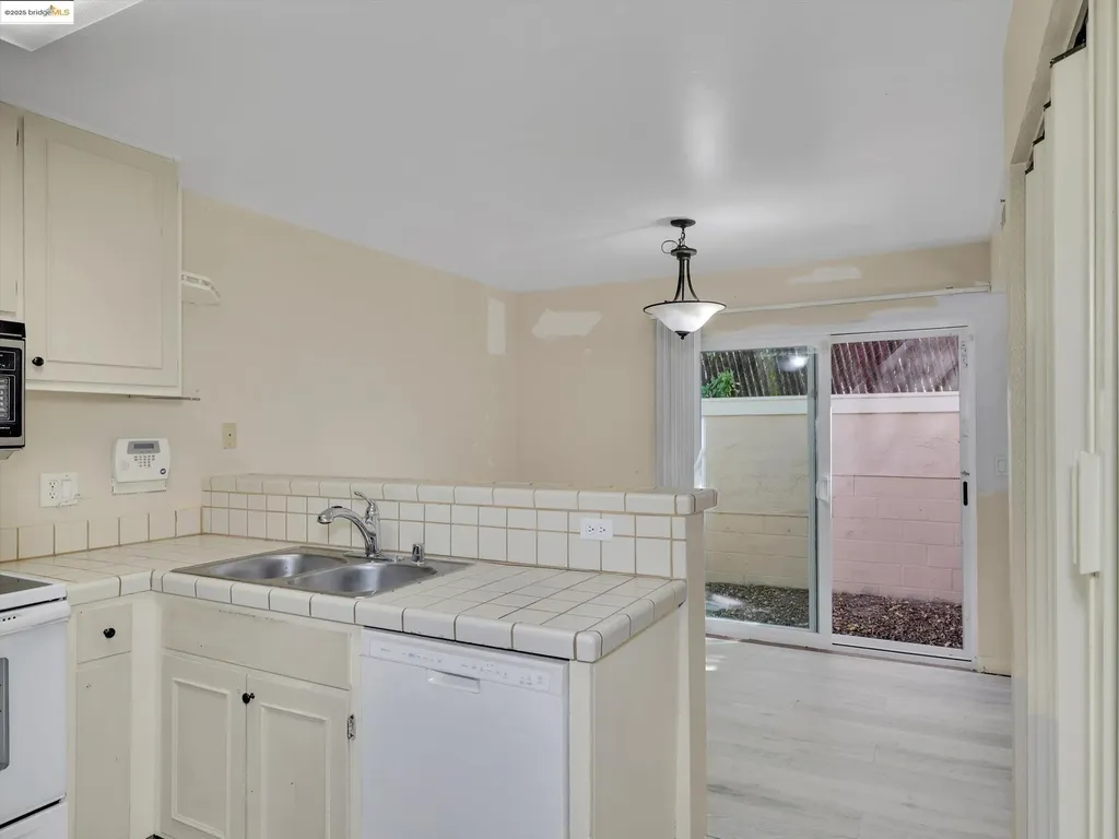 601 Palomino Drive Pleasanton CA 94566