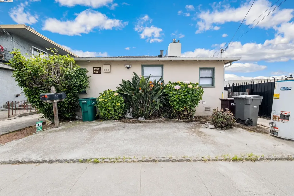 Oakland CA, 3019 Florida Street