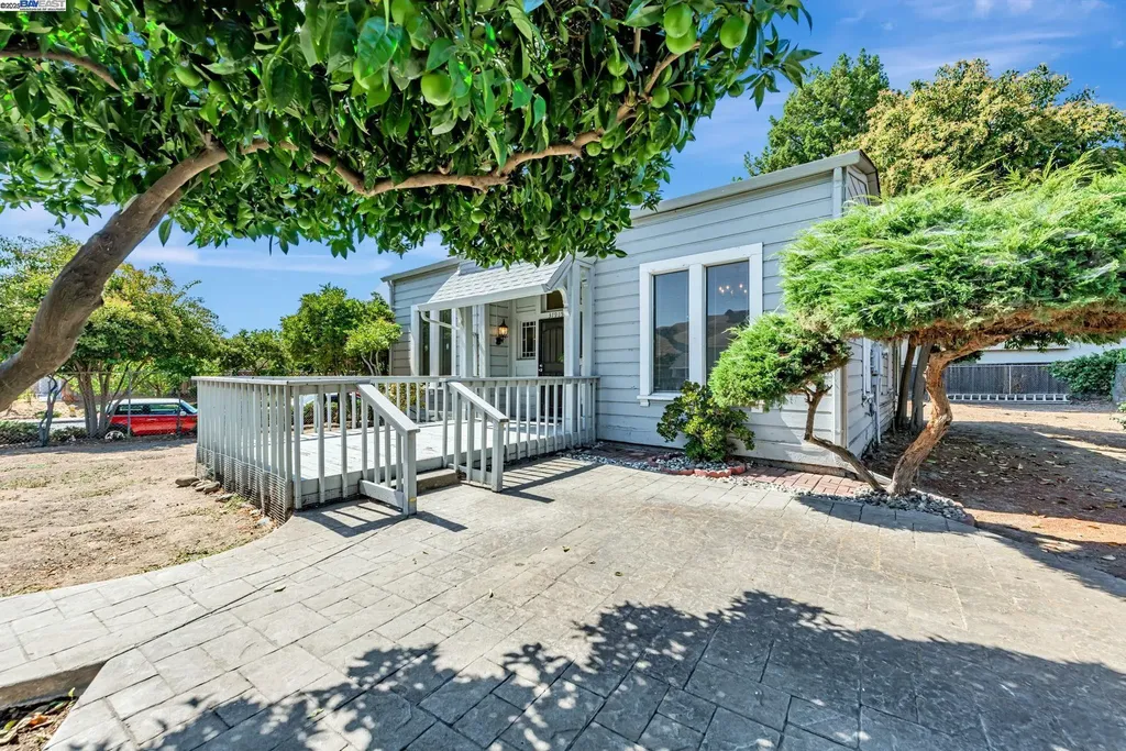 37915 Vallejo Street Fremont CA 94536