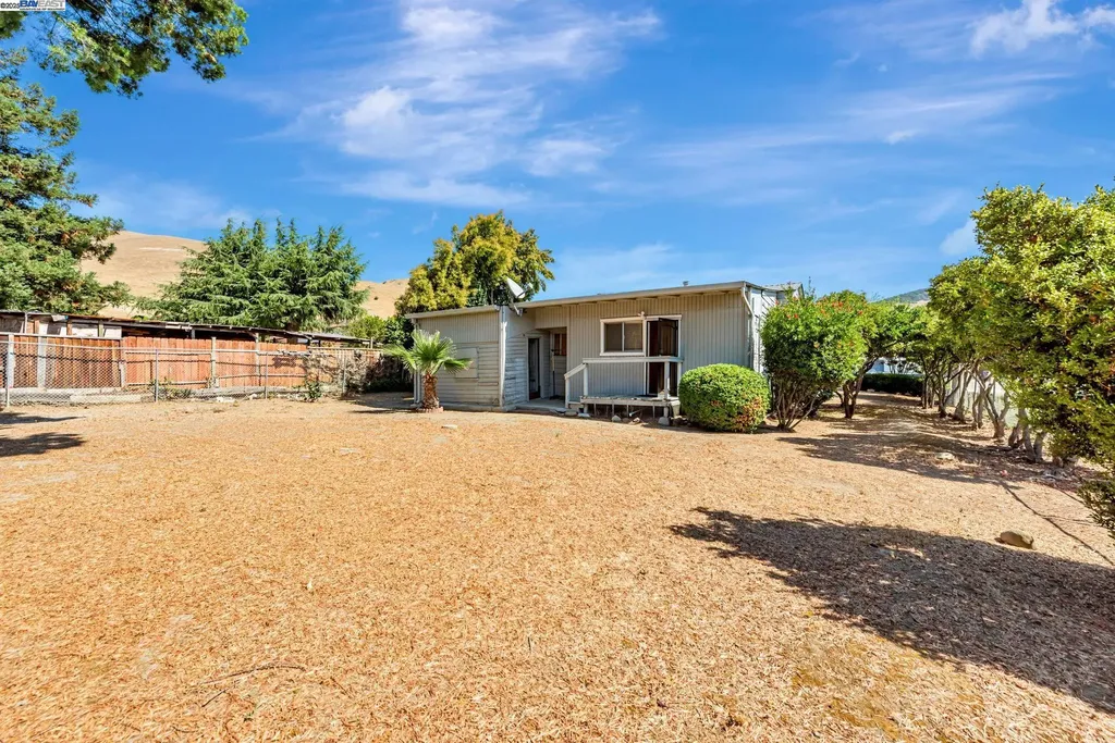 37915 Vallejo Street Fremont CA 94536