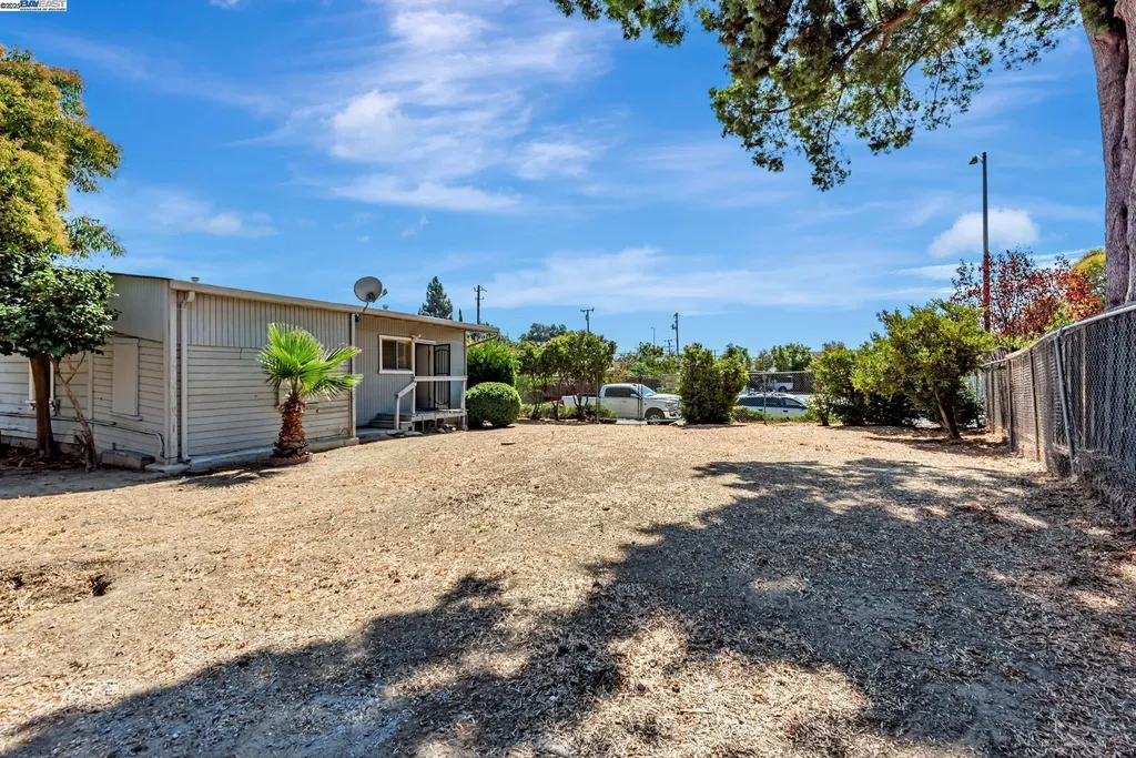 37915 Vallejo Street Fremont CA 94536