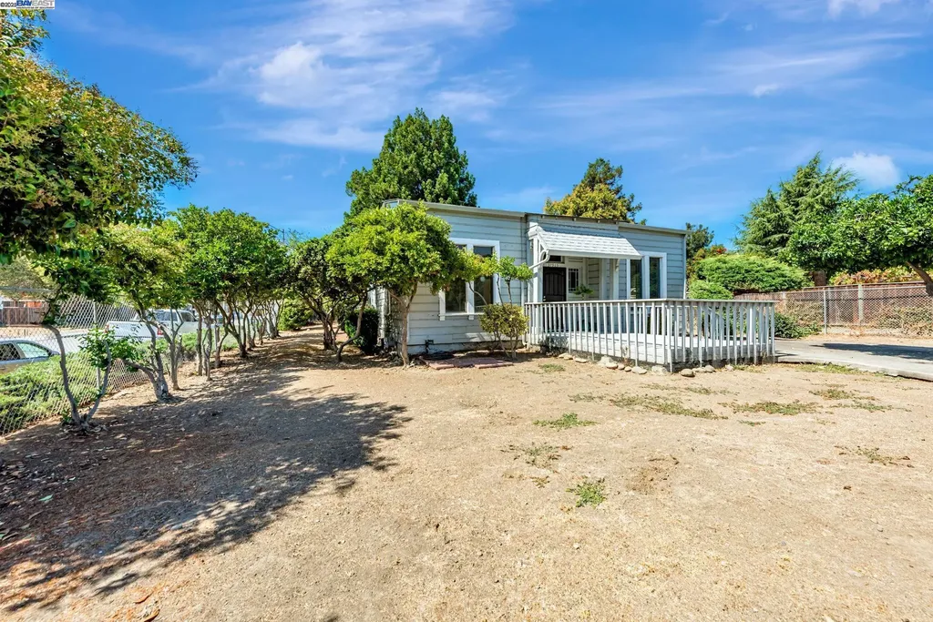 37915 Vallejo Street Fremont CA 94536