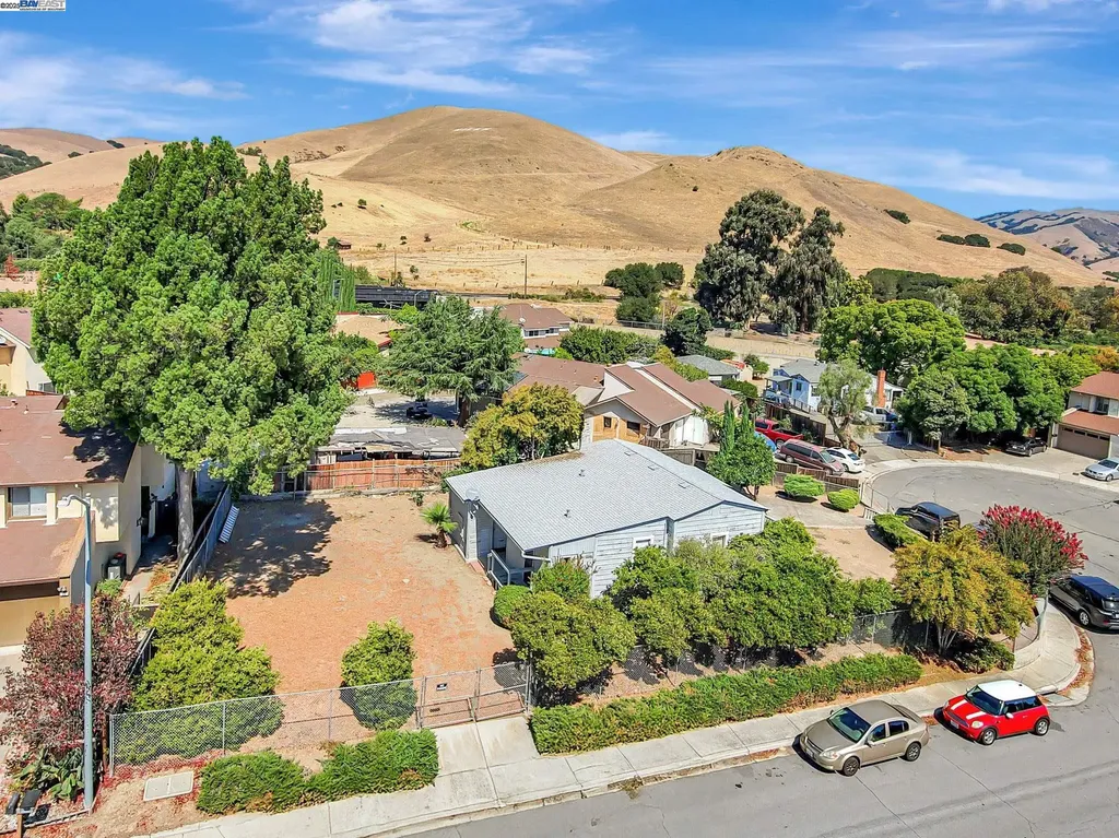 37915 Vallejo Street Fremont CA 94536