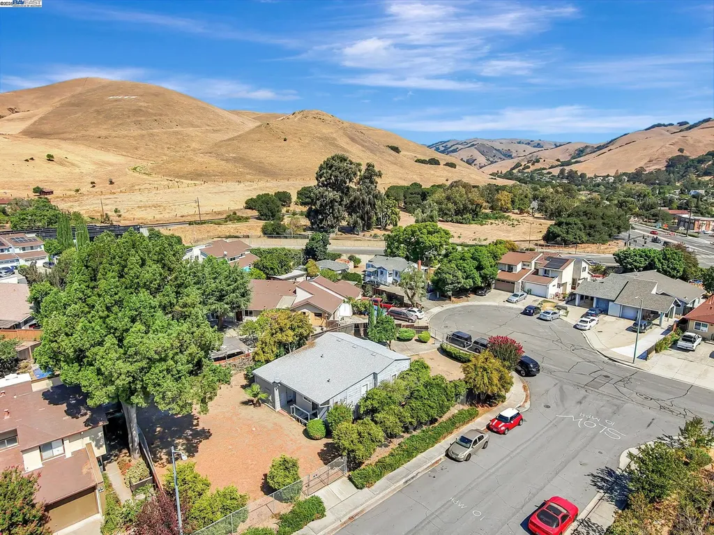 37915 Vallejo Street Fremont CA 94536