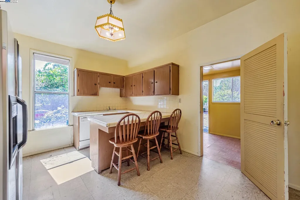 37915 Vallejo Street Fremont CA 94536