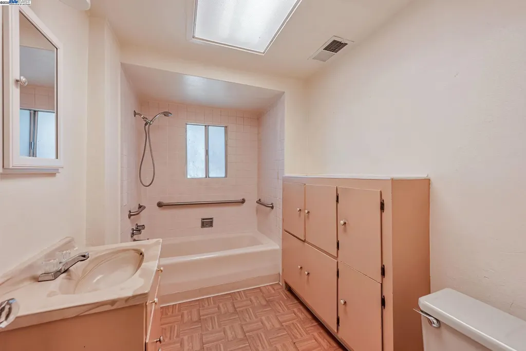 37915 Vallejo Street Fremont CA 94536