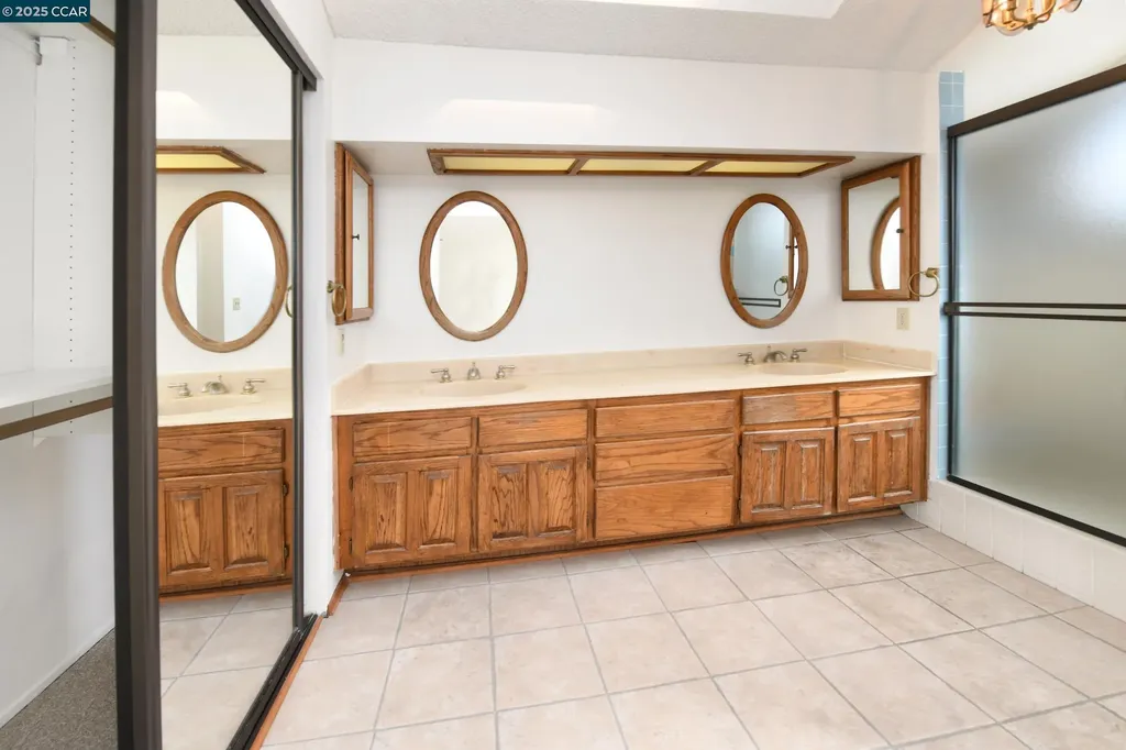 319 Oak Glen Court Martinez CA 94553