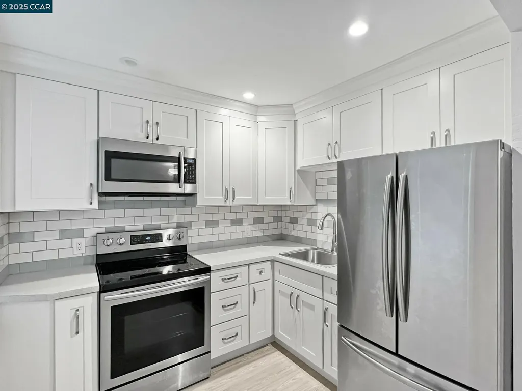 1919 Curtis Berkeley CA 94702