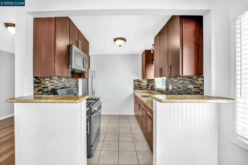 1919 Curtis Berkeley CA 94702