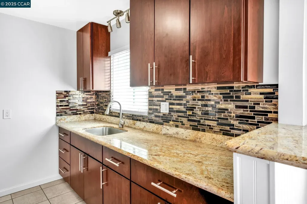 1919 Curtis Berkeley CA 94702