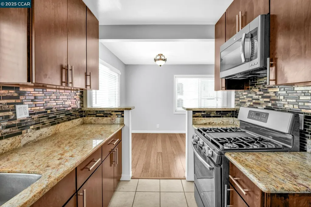 1919 Curtis Berkeley CA 94702