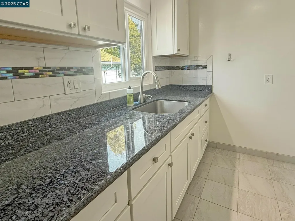 1919 Curtis Berkeley CA 94702