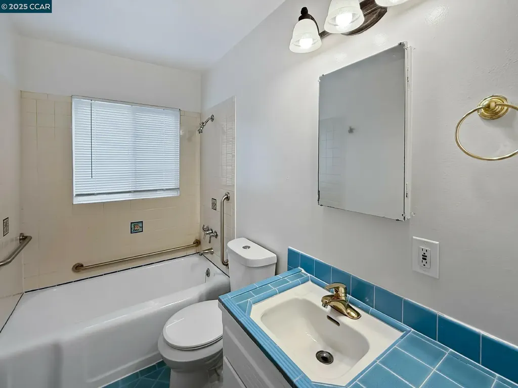 1919 Curtis Berkeley CA 94702