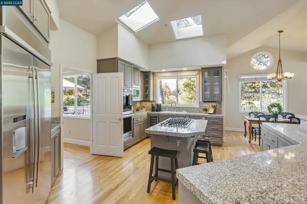 31 Merrill Circle S Moraga CA 94556