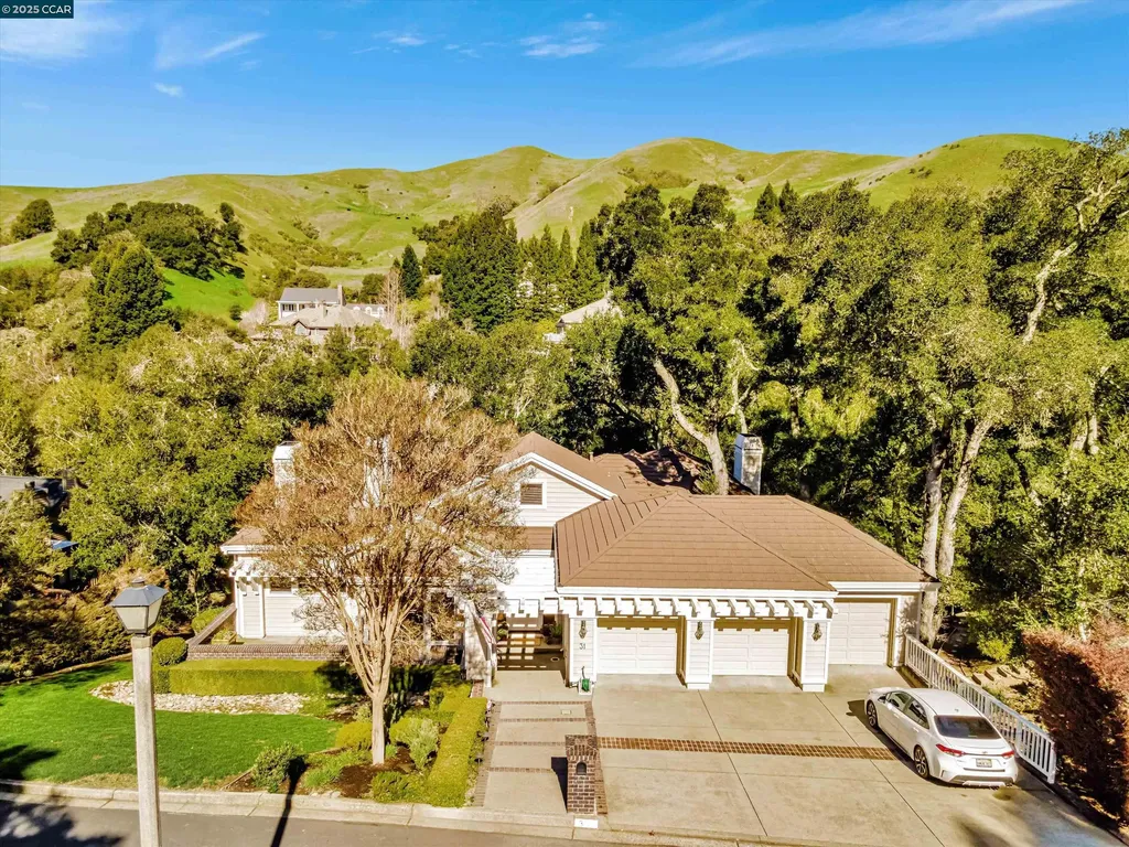 31 Merrill Circle S Moraga CA 94556