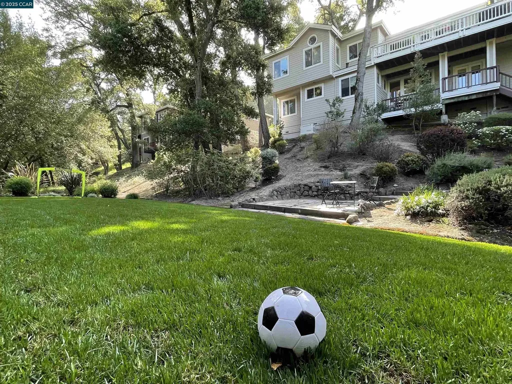 31 Merrill Circle S Moraga CA 94556