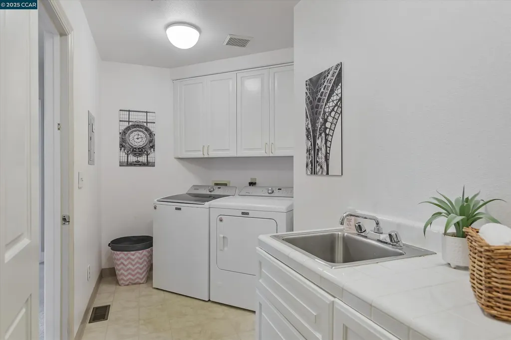 31 Merrill Circle S Moraga CA 94556