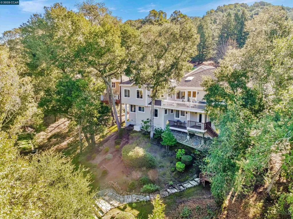 31 Merrill Circle S Moraga CA 94556