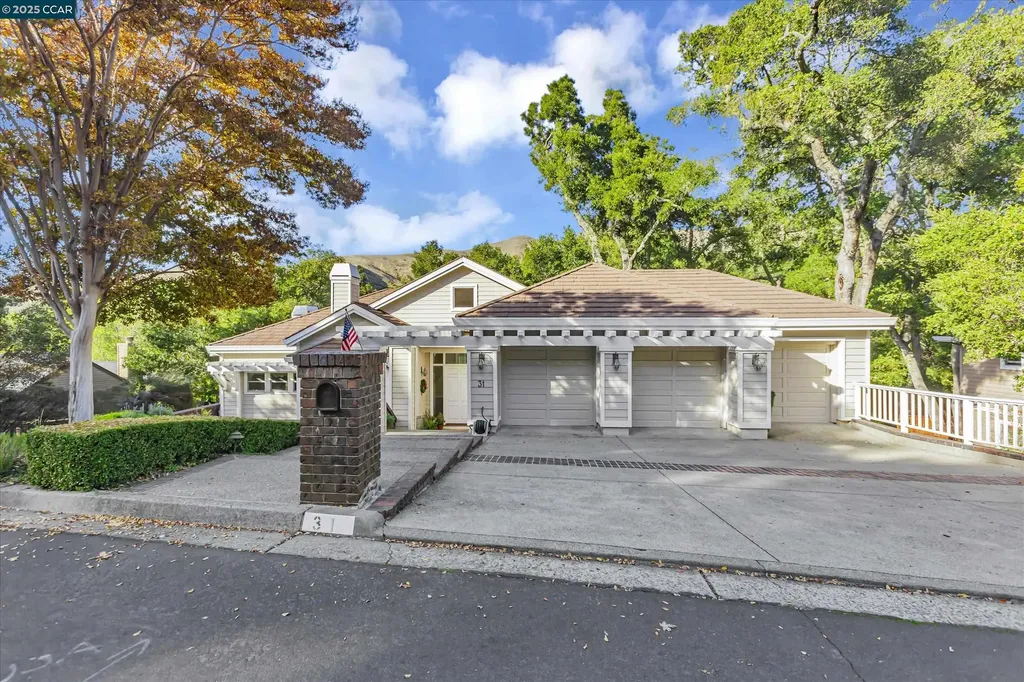 31 Merrill Circle S Moraga CA 94556