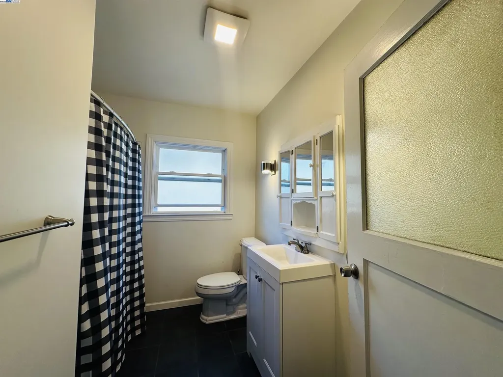 1301 60th Avenue Oakland CA 94621