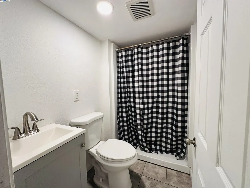 1301 60th Avenue Oakland CA 94621