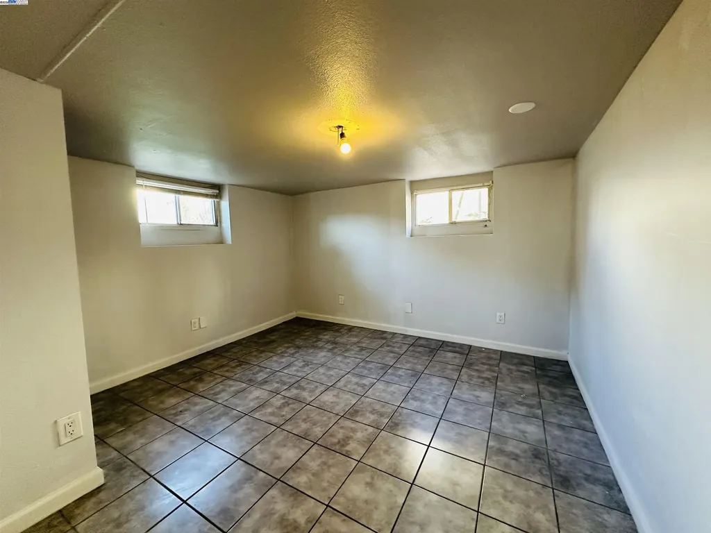 1301 60th Avenue Oakland CA 94621