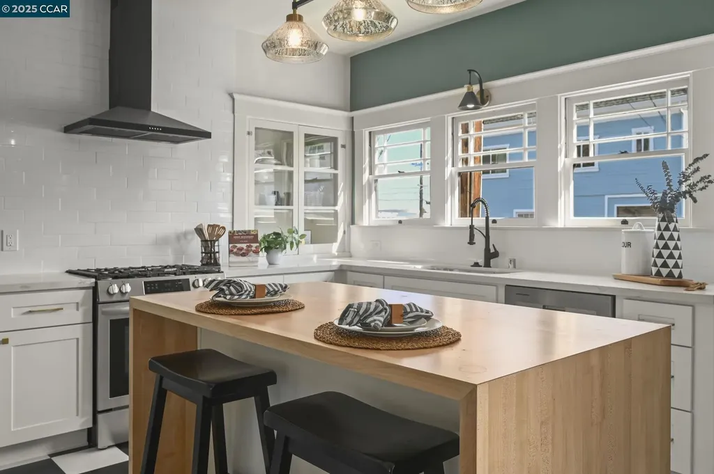 236 Buckley Street Martinez CA 94553