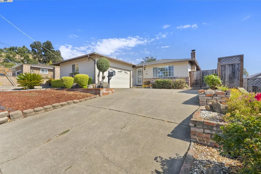 677 Fairway Street Hayward CA 94544
