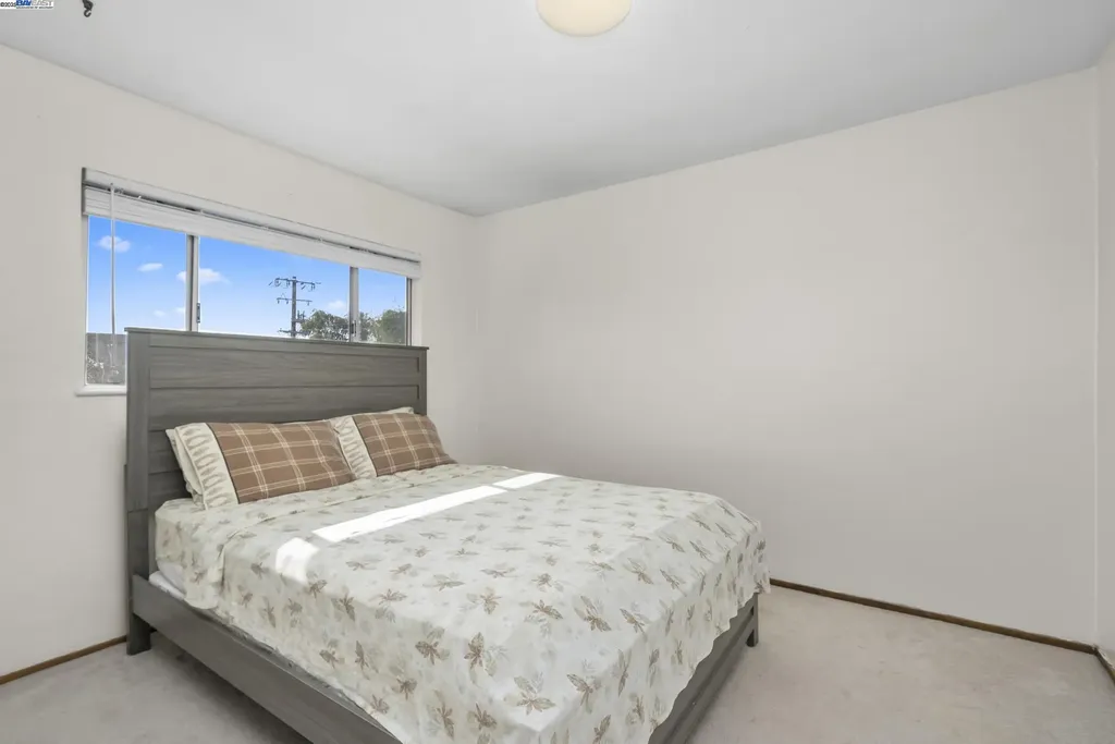 677 Fairway Street Hayward CA 94544