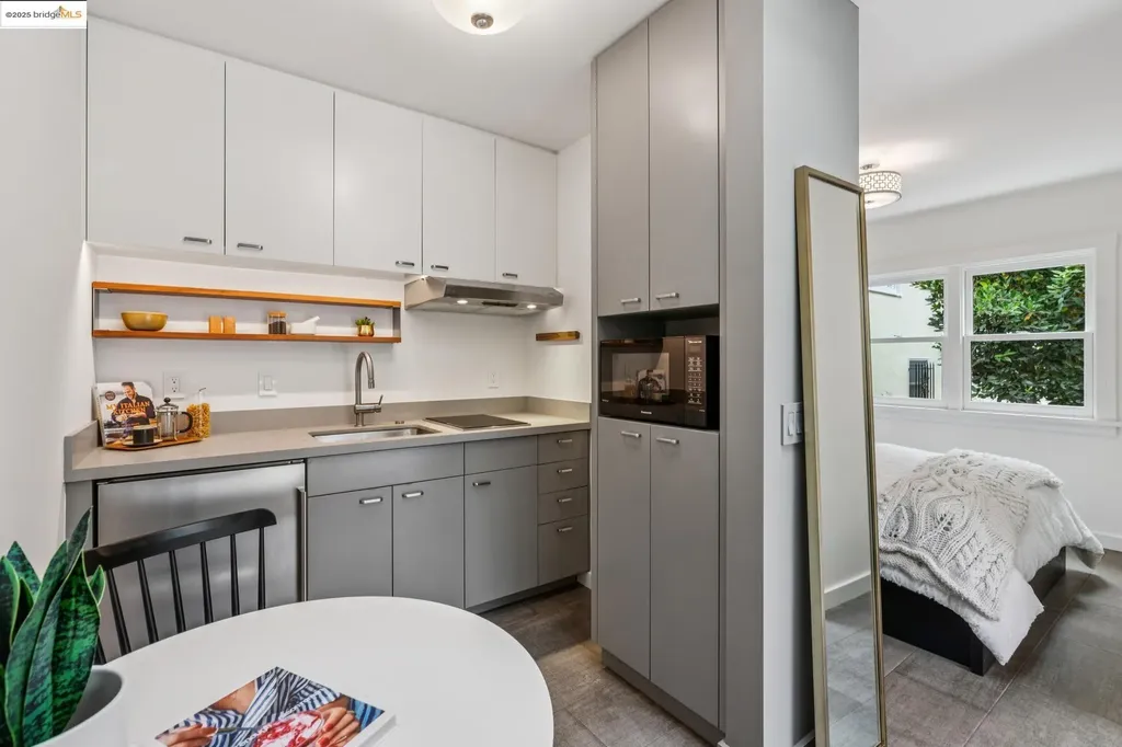 6232 Manoa Street Oakland CA 94618
