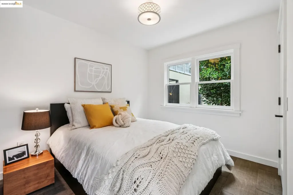 6232 Manoa Street Oakland CA 94618