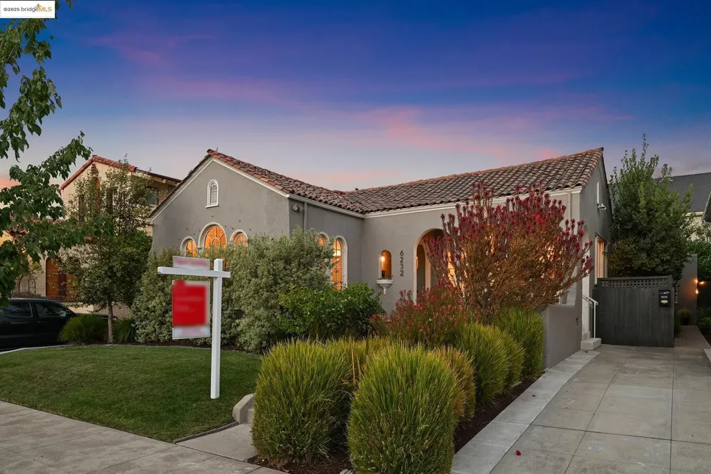 6232 Manoa Street Oakland CA 94618