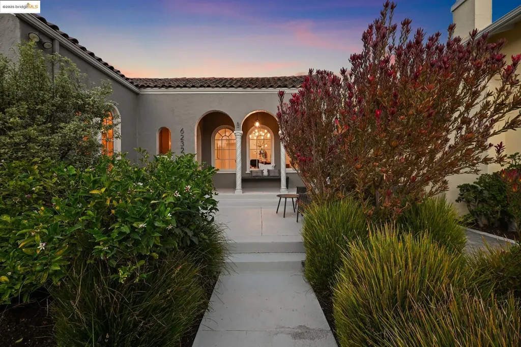 6232 Manoa Street Oakland CA 94618